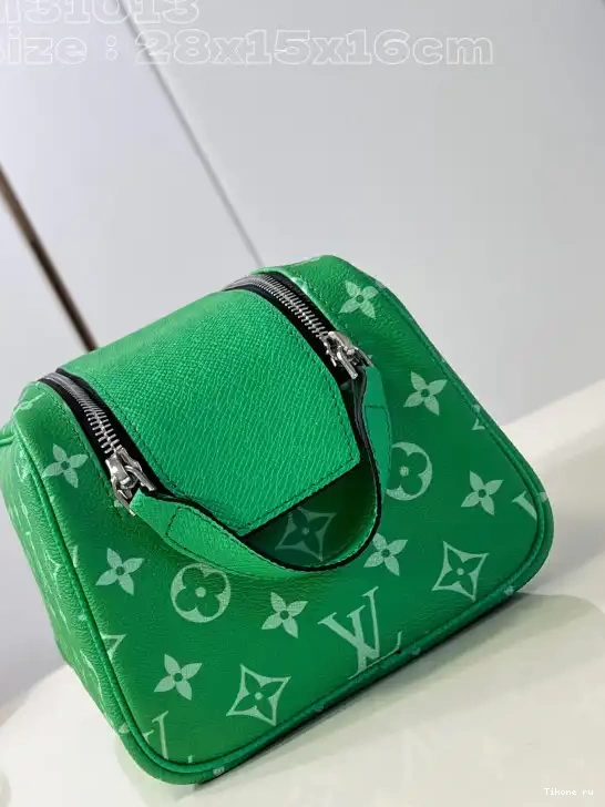 Affordable VUITTON -28*15*16.5CM KIT LOUIS DOPP 0501